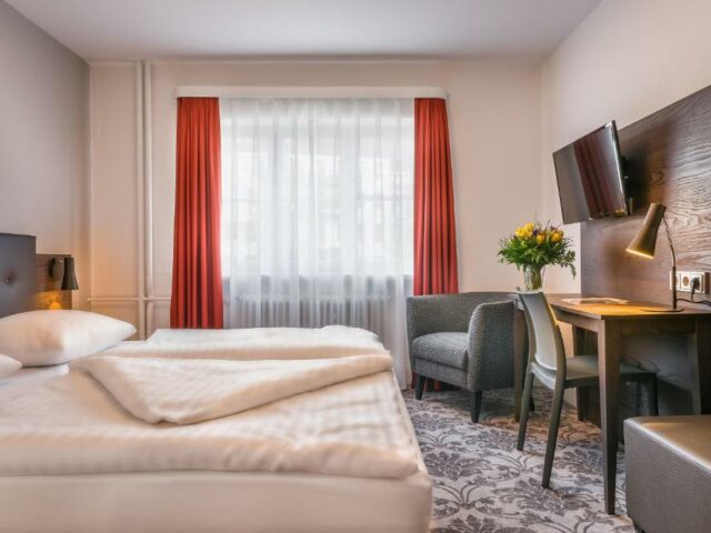 Signature Hotel Astoria